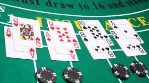 Meja Texas Hold'em Bonus live di gudang toto dengan dealer profesional dan kartu komunitas